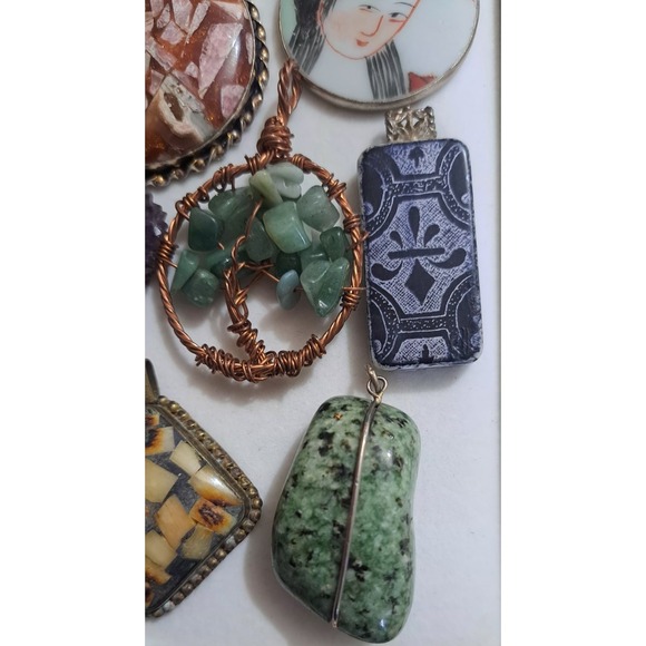 Huge Lot of 17 Vintage Pendants Glass Mixed Gemstones - Picture 4 of 11